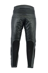 PANTALÓN DE MOTO FABRICADO EN CUERO CON PROTECCIONES DE TITANIO