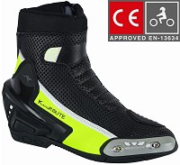 BOTAS DE MOTO DE CARRETERA ESTILO DEPORTIVO UNISEX, DE CAÑA CORTA/MEDIA, ULTRAPERFORADAS, CON HOMOLOGACIÓN CE Y EPI