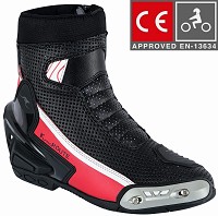 BOTAS DE MOTO DE CARRETERA ESTILO DEPORTIVO, DE CAÑA CORTA/MEDIA, ULTRAPERFORADAS, CON HOMOLOGACIÓN CE Y EPI